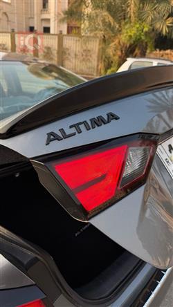 Nissan Altima